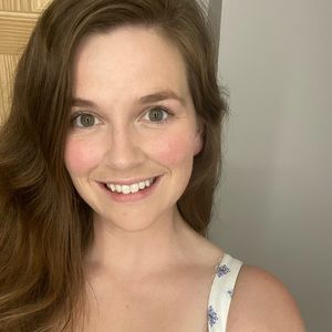 Meet your Posher, Abigail